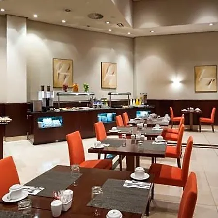 Exe Centro Hotel 4*